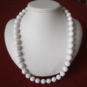 Vintage 50s White Bead Necklace